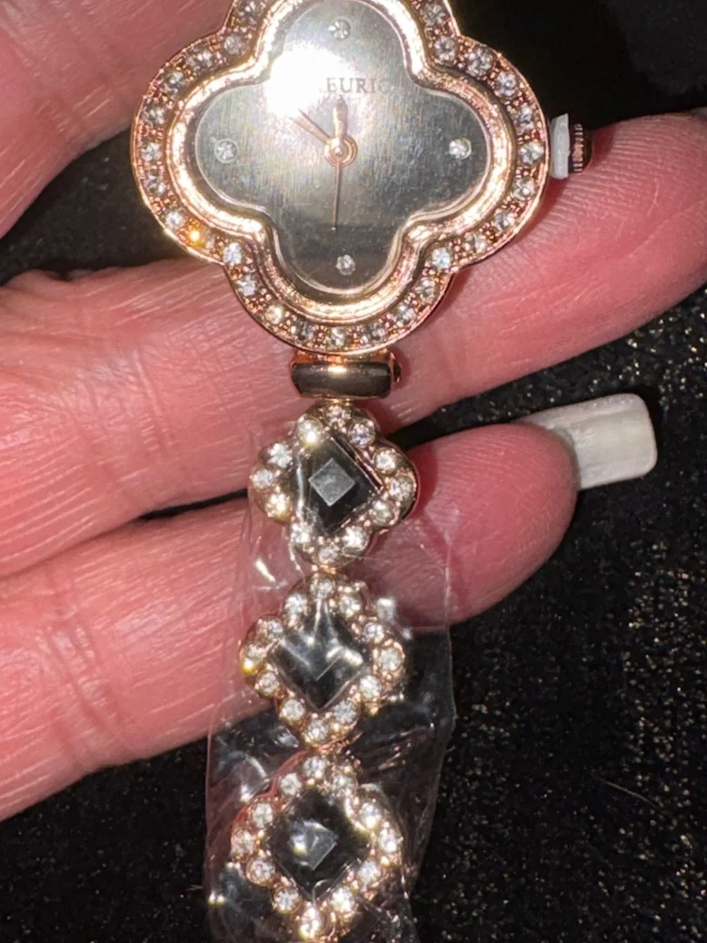 Watch-Black 4 Leaf Clover Rose Gold Watches, Diamond like Bracelet Slim Watch